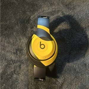 Authentic Michigan Wolverines Team Issued Beats Studio Pro Headphones